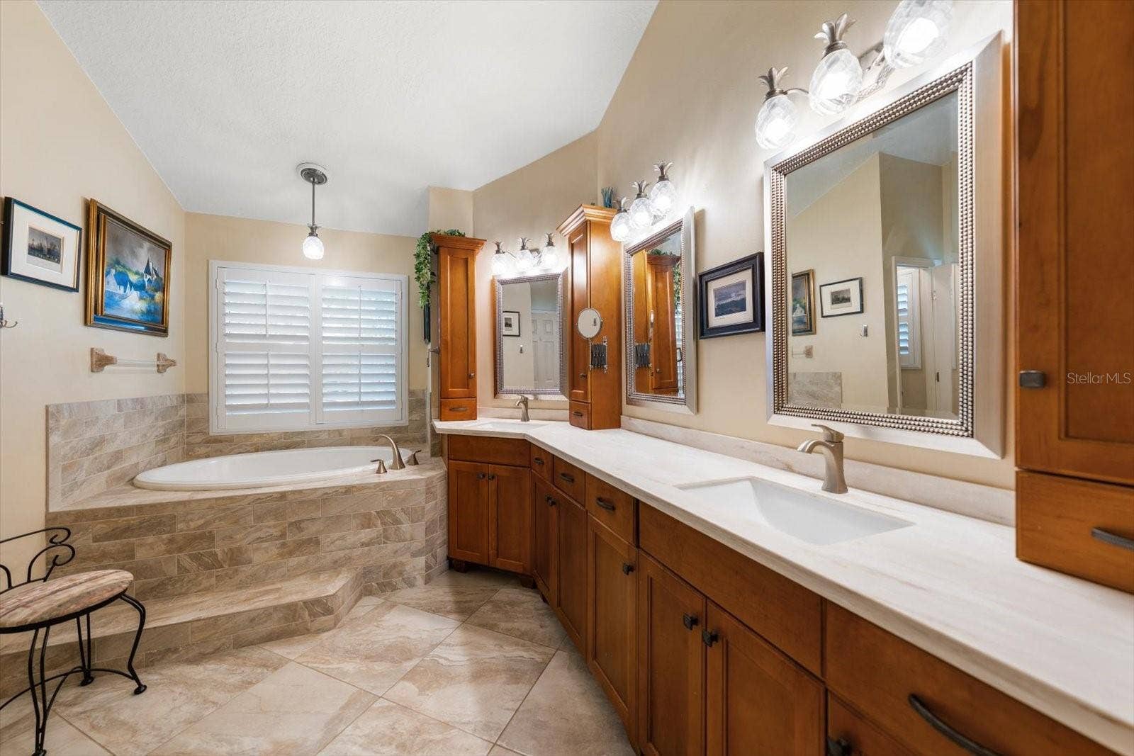 913 WESTWINDS BOULEVARD, Tarpon Springs, FL 34689 913 WESTWINDS BOULEVARD, Tarpon Springs, FL 34689