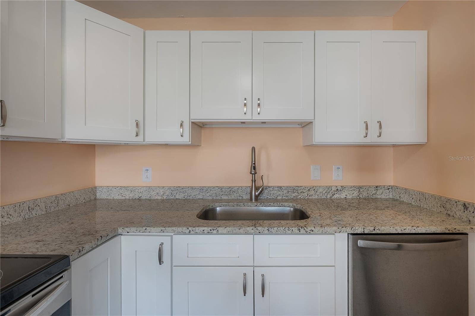 8055 112TH STREET, #205, Seminole, FL 33772 Kitchen
