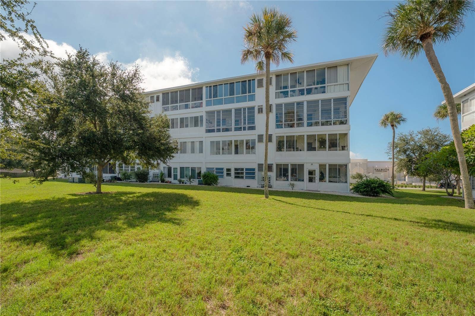 8055 112TH STREET, #205, Seminole, FL 33772 Rear of building