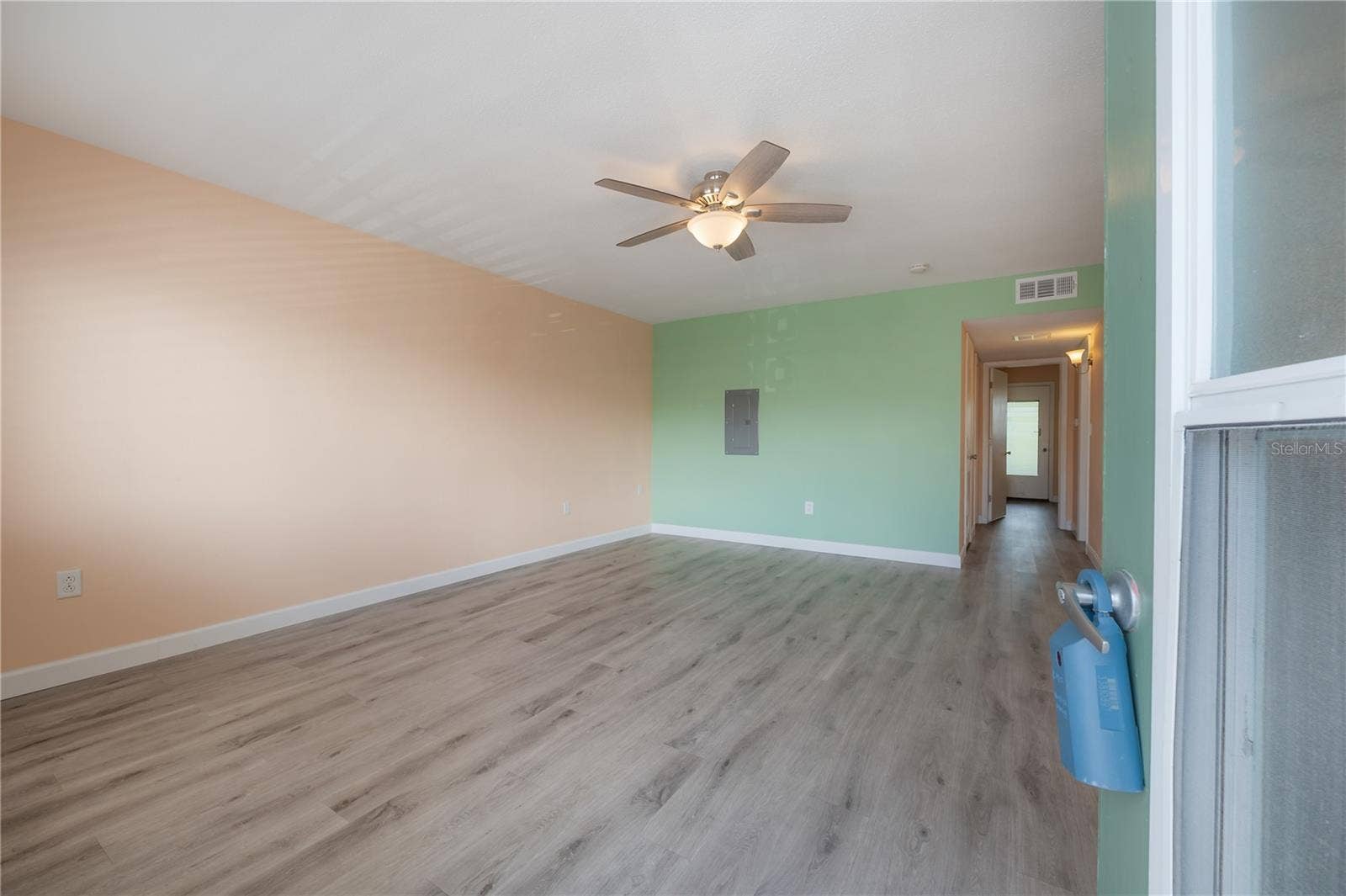 8055 112TH STREET, #205, Seminole, FL 33772 Living room
