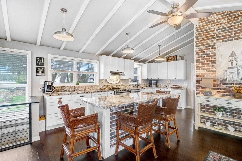 11337 KNIGHTS GRIFFIN ROAD, Thonotosassa, FL 33592