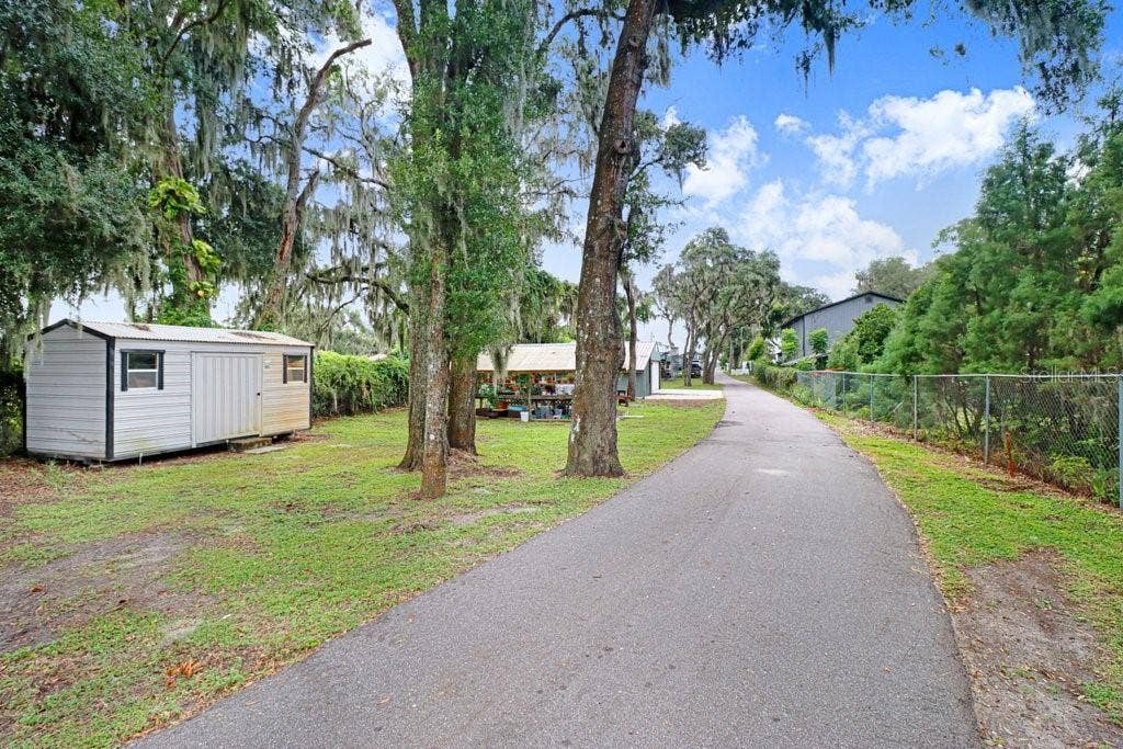 11337 KNIGHTS GRIFFIN ROAD, Thonotosassa, FL 33592