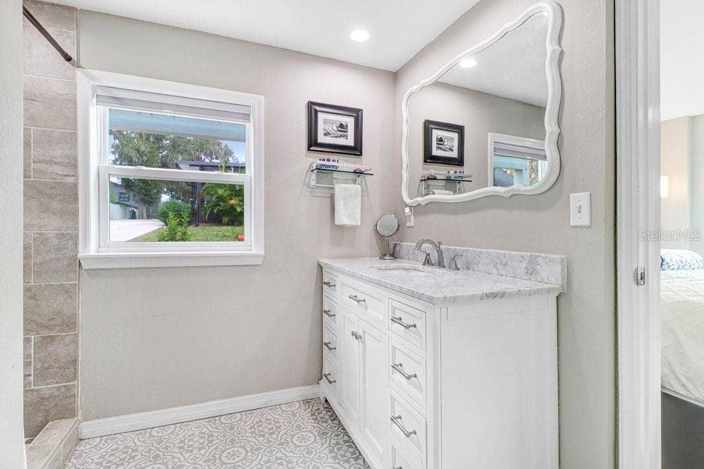 11337 KNIGHTS GRIFFIN ROAD, Thonotosassa, FL 33592
