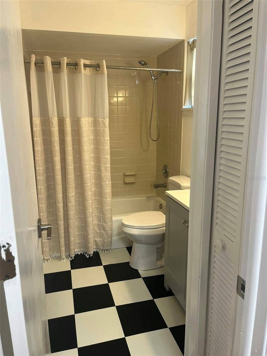 ADU 1 Bathroom