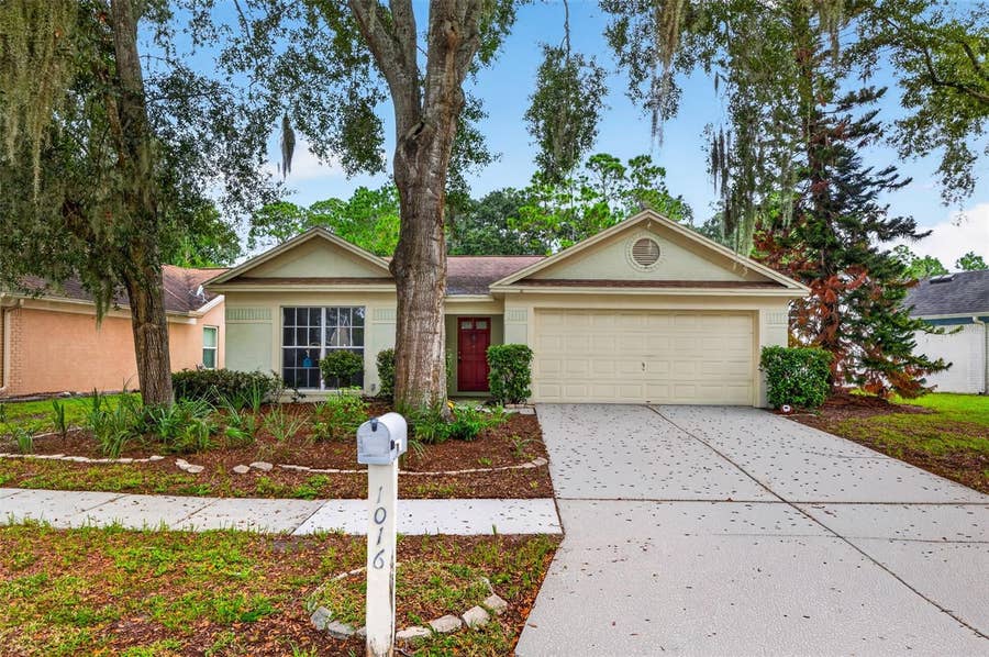 Property photo for 1016 HARDWOOD DRIVE, Valrico, FL
