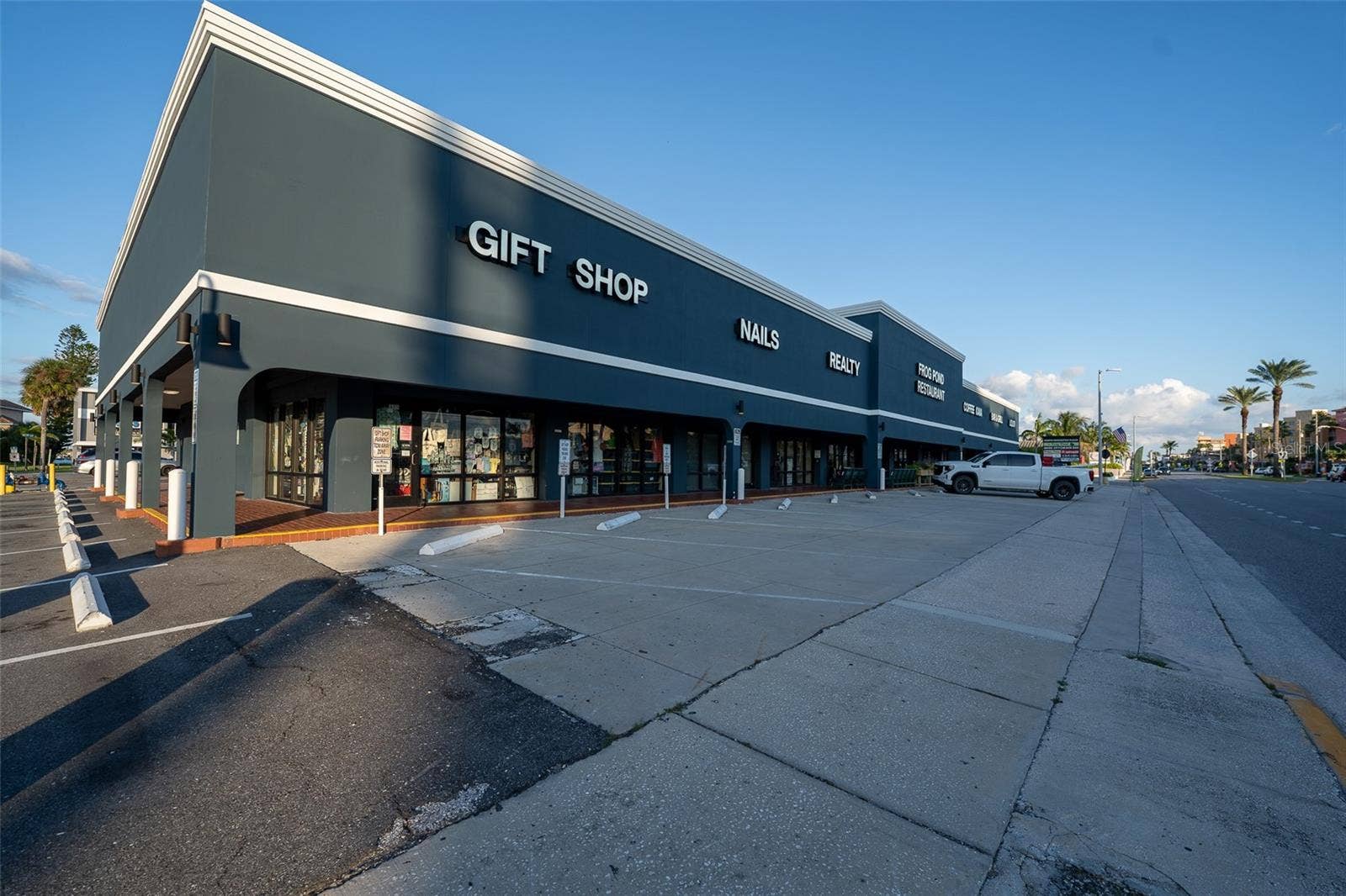 17035 GULF BOULEVARD, #104, North Redington Beach, FL 33708 17035 GULF BOULEVARD, #104, North Redington Beach, FL 33708
