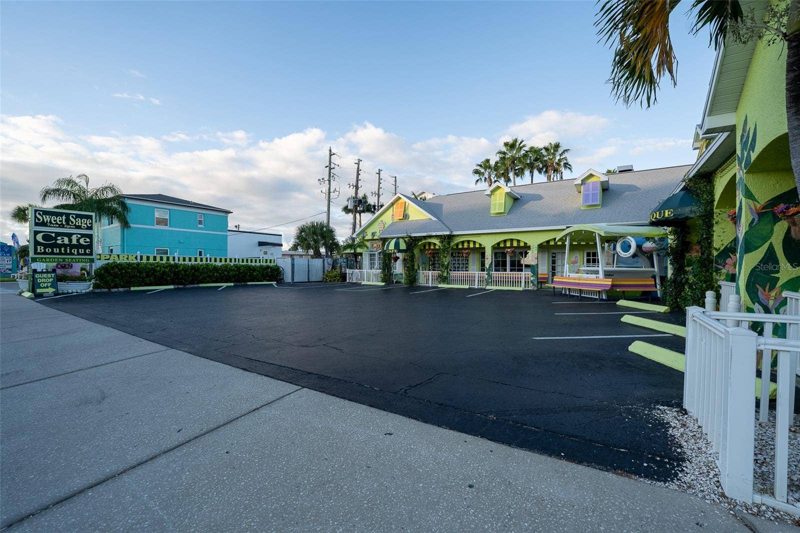17035 GULF BOULEVARD, #104, North Redington Beach, FL 33708 17035 GULF BOULEVARD, #104, North Redington Beach, FL 33708