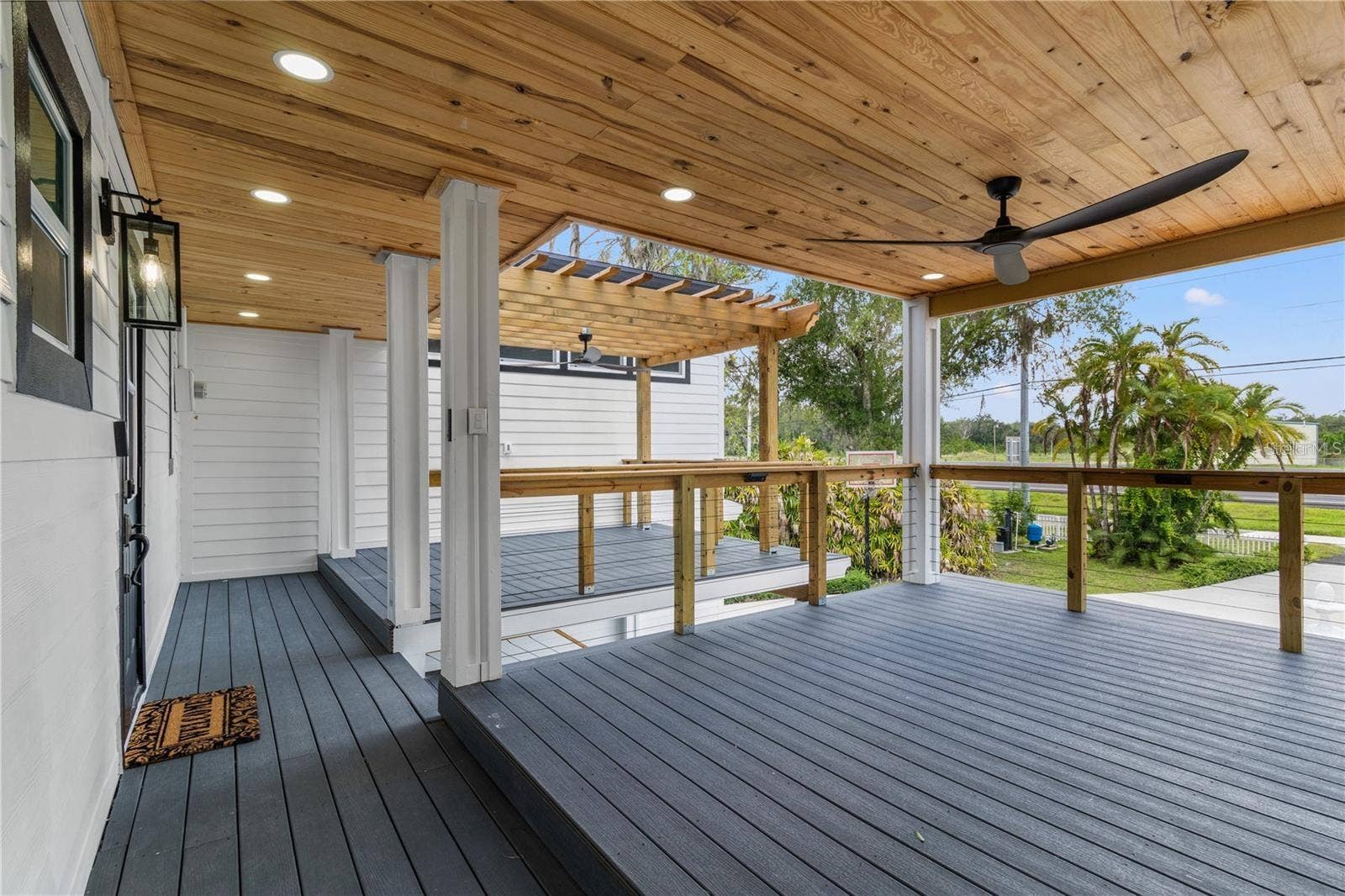 10908 LAND O LAKES BOULEVARD, Land O Lakes, FL 34638 Front Decks