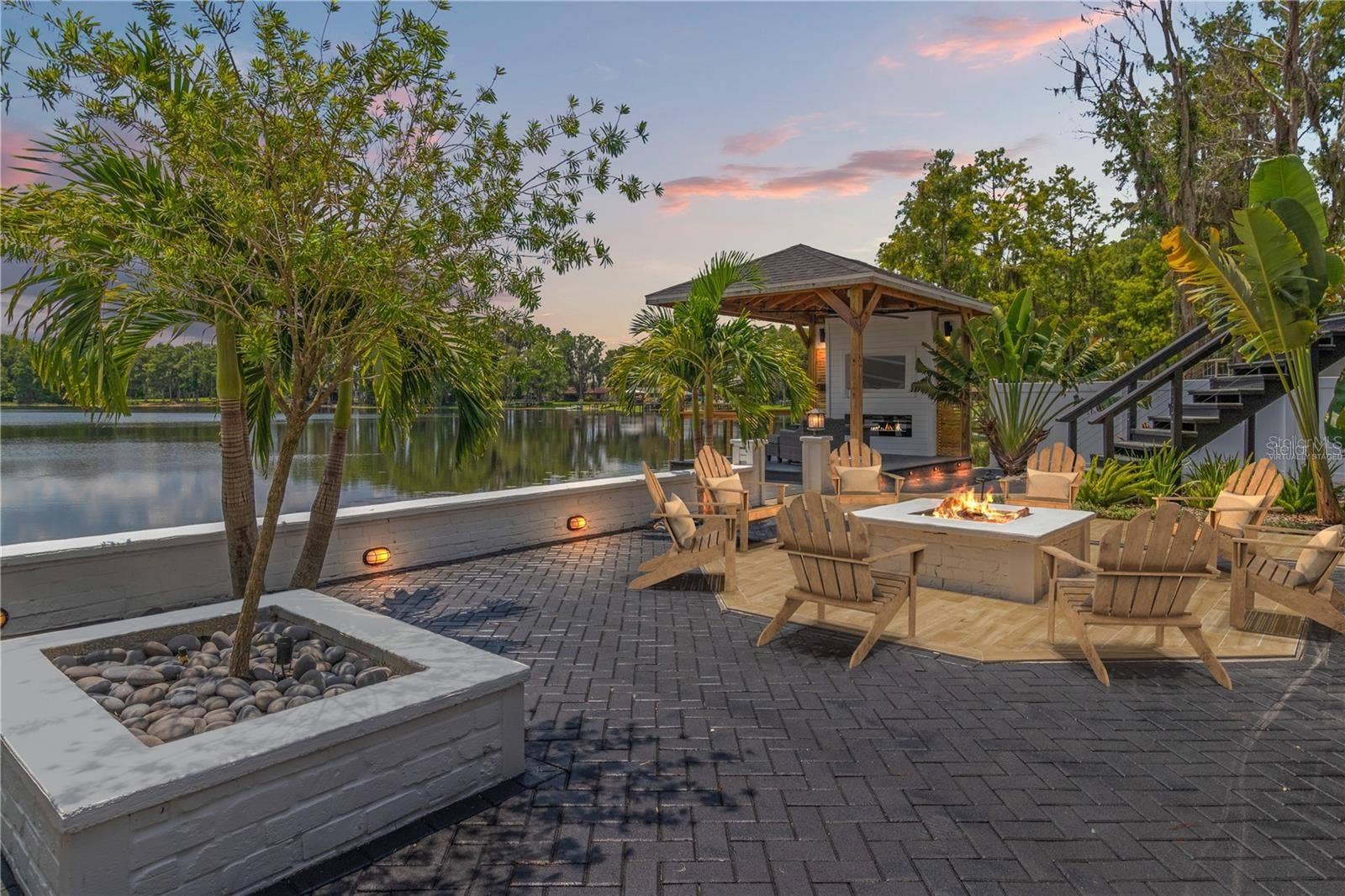 10908 LAND O LAKES BOULEVARD, Land O Lakes, FL 34638 Fire pit