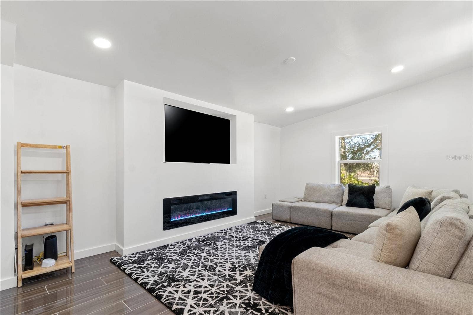 10908 LAND O LAKES BOULEVARD, Land O Lakes, FL 34638 Media Room - Second Floor