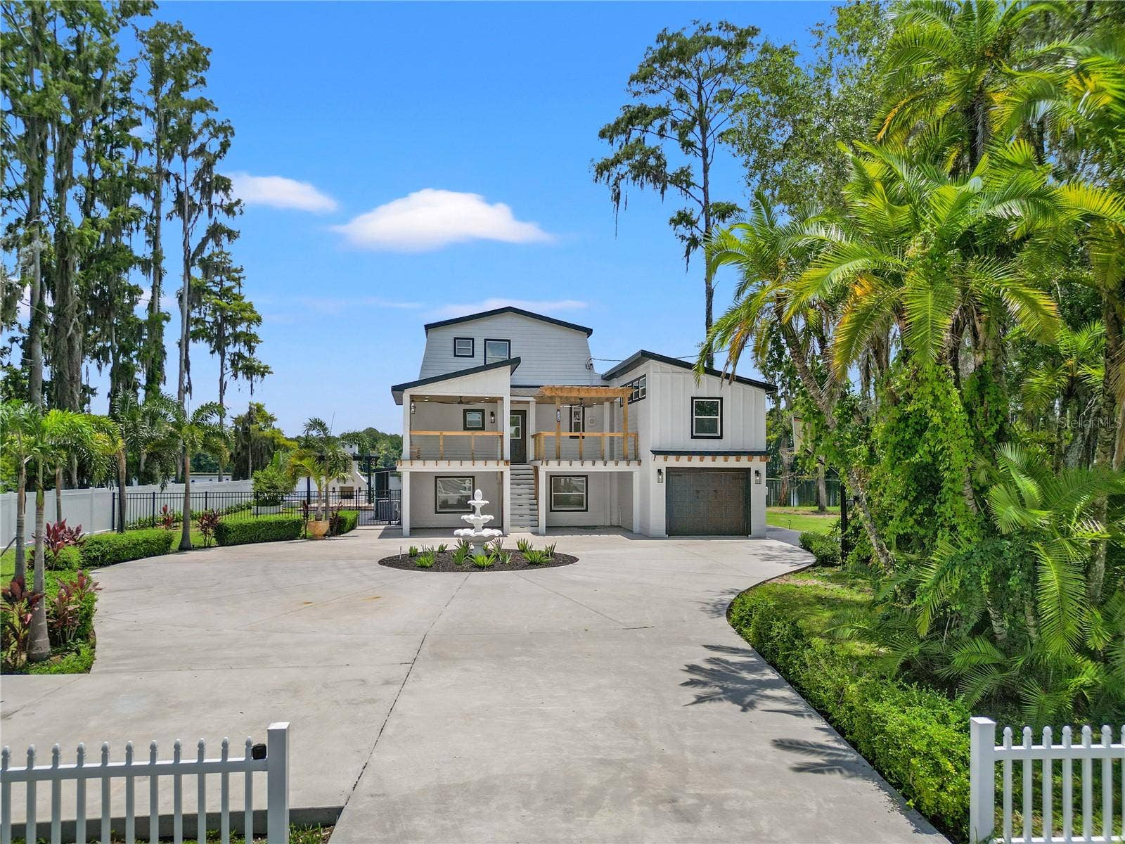 10908 LAND O LAKES BOULEVARD, Land O Lakes, FL 34638 10908 LAND O LAKES BOULEVARD, Land O Lakes, FL 34638