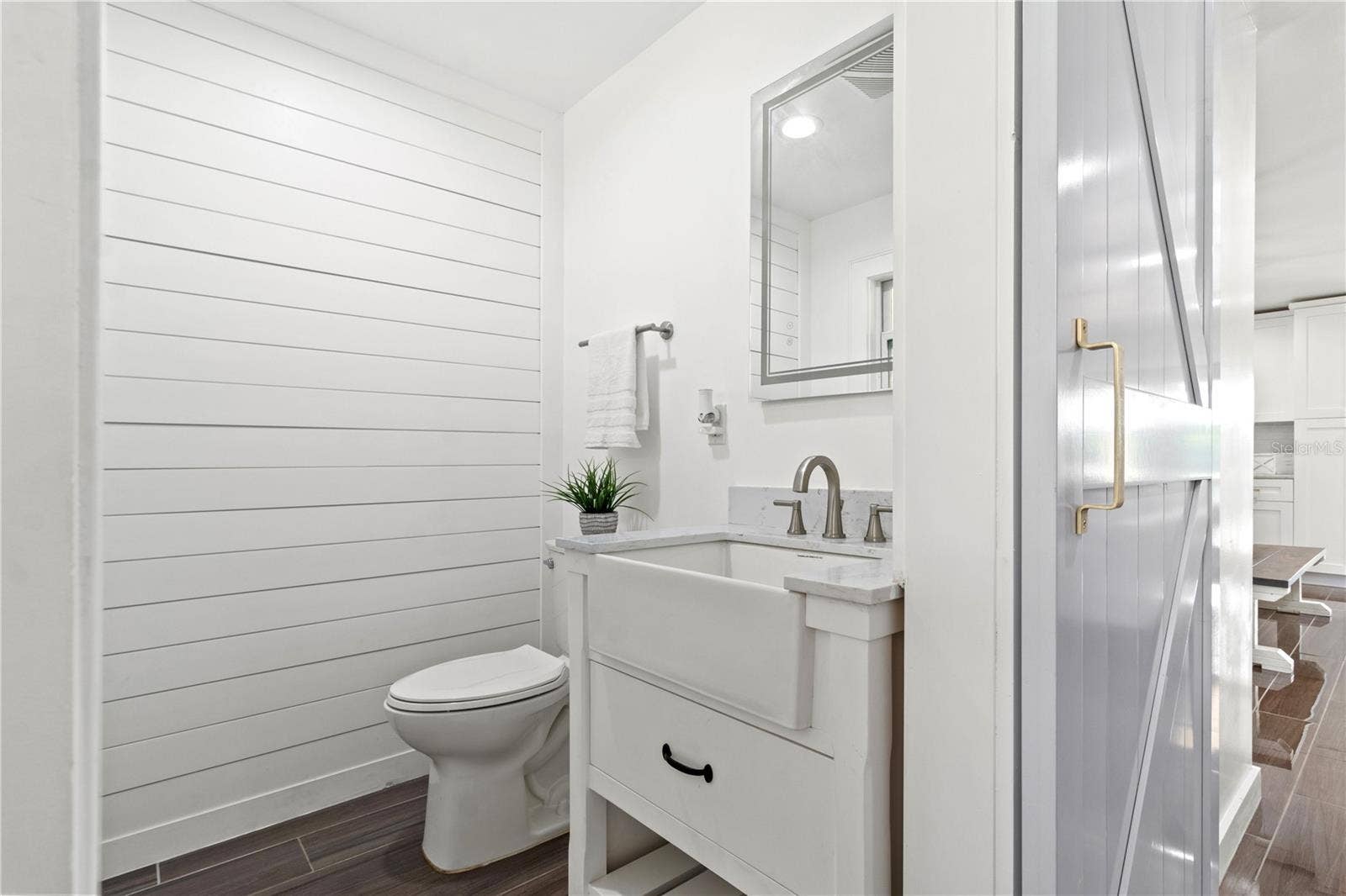 10908 LAND O LAKES BOULEVARD, Land O Lakes, FL 34638 Half bathroom on 2nd floor