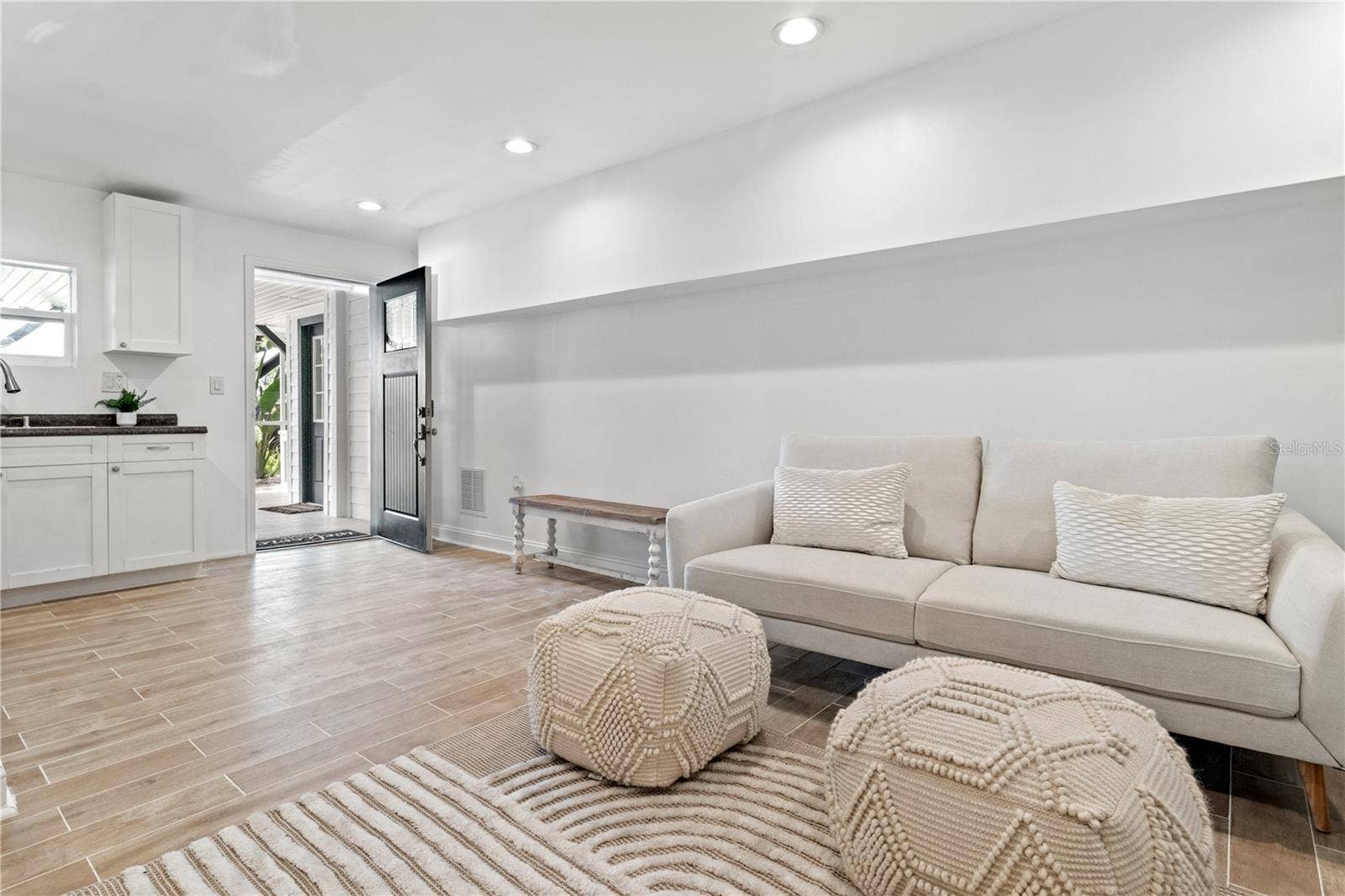 10908 LAND O LAKES BOULEVARD, Land O Lakes, FL 34638 1 bedroom studio apartment, in law suite, private entrance.