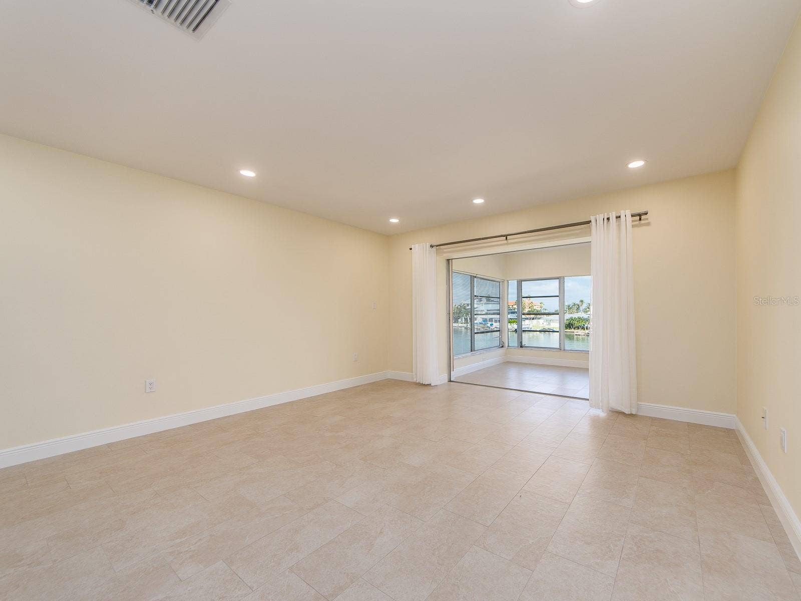 270 SKIFF POINT, #B3, Clearwater, FL 33767 270 SKIFF POINT, #B3, Clearwater, FL 33767