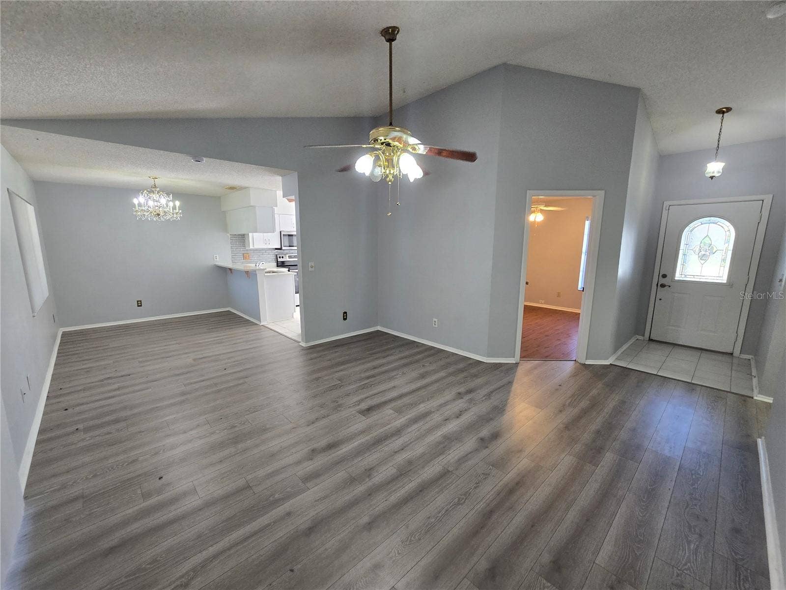 2020 RUDDER DRIVE, Valrico, FL 33594 living