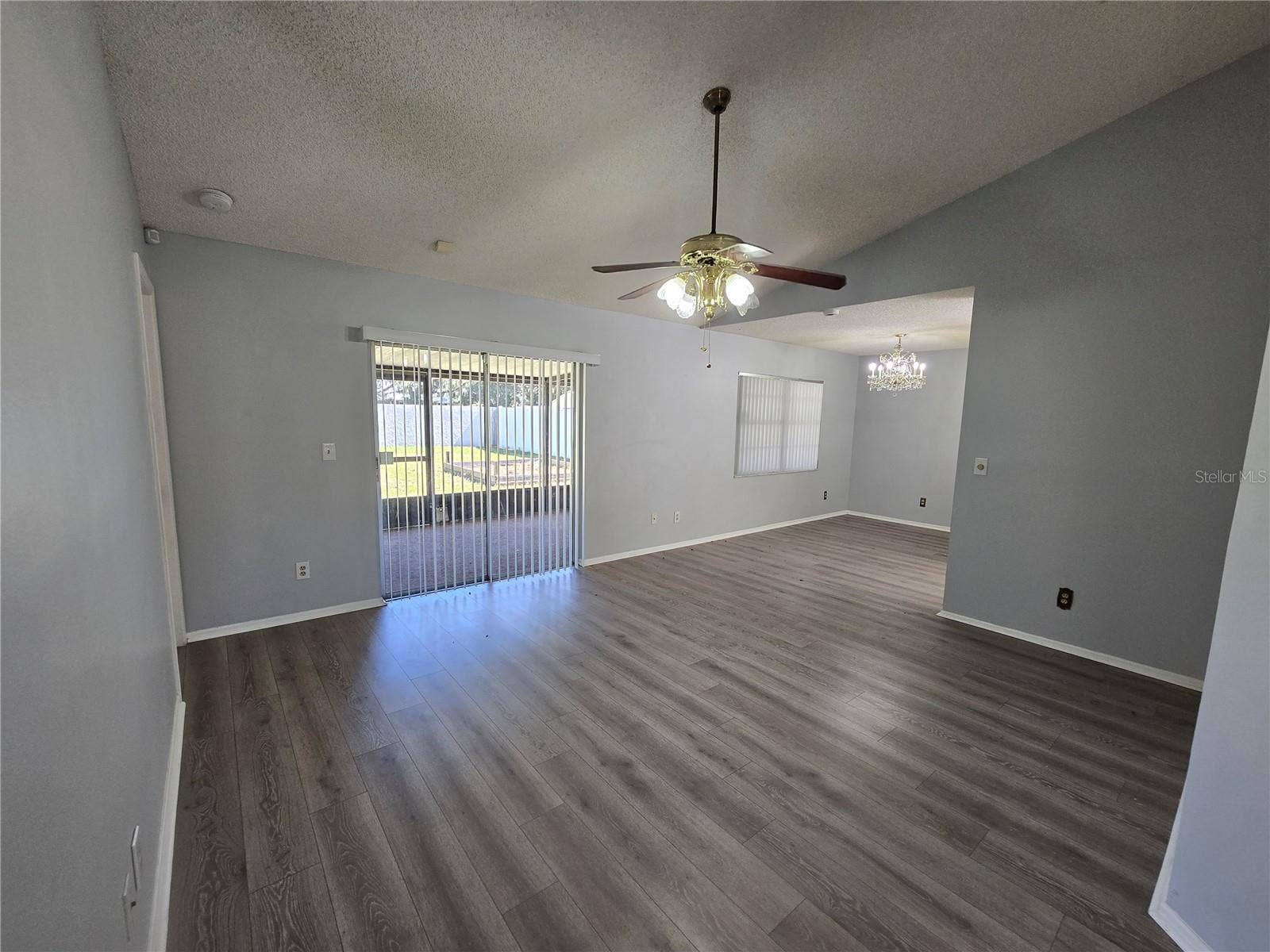 2020 RUDDER DRIVE, Valrico, FL 33594 Living