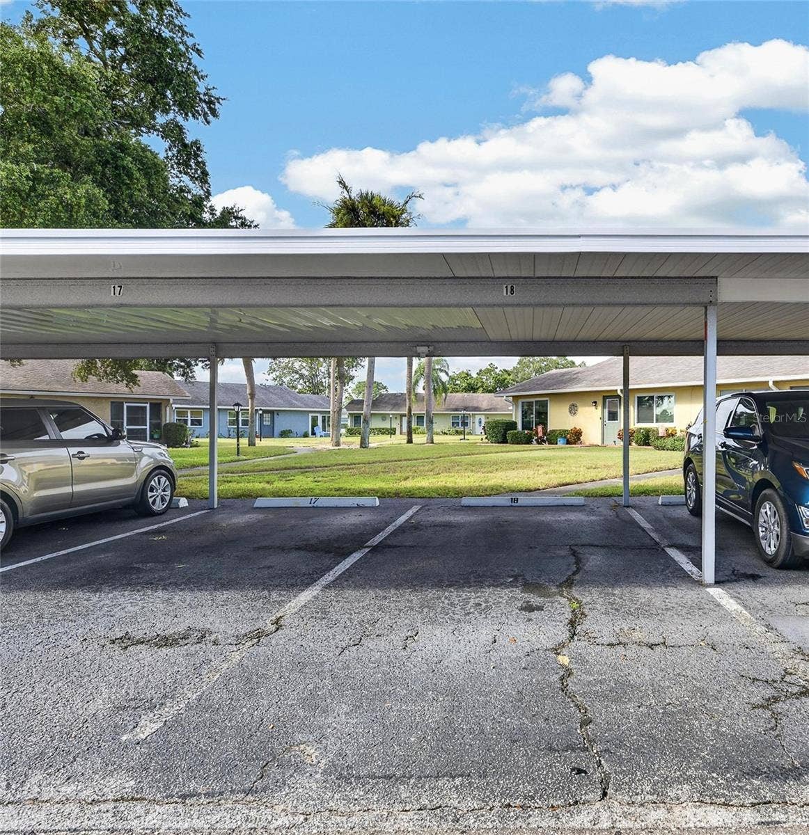 1904 CANTERBURY LANE, #18, Sun City Center, FL 33573 1904 CANTERBURY LANE, #18, Sun City Center, FL 33573