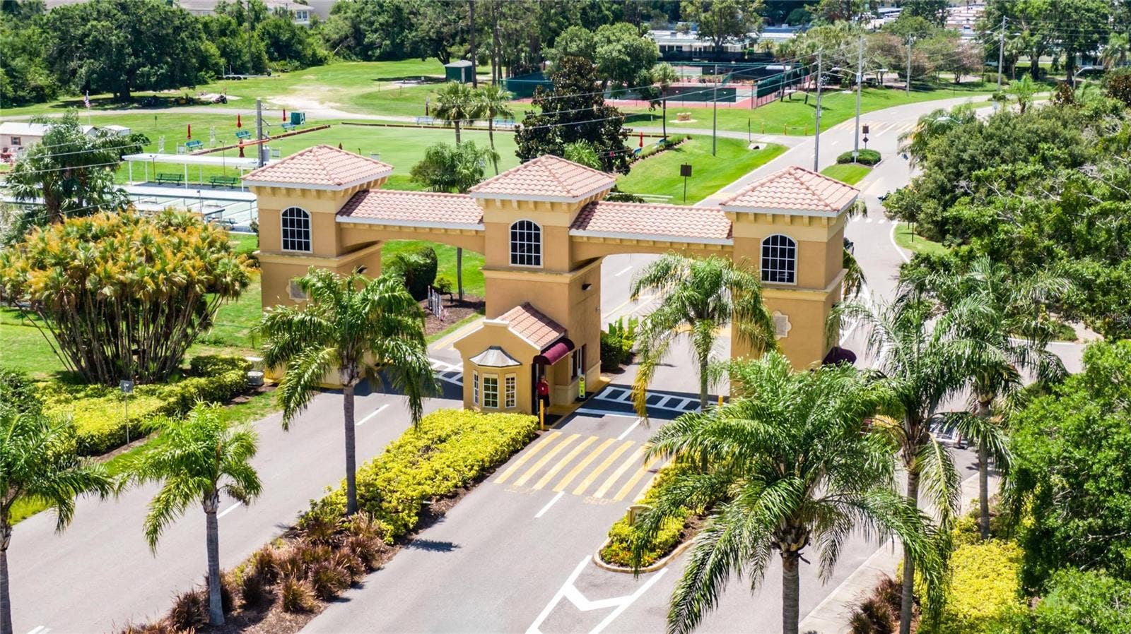 1904 CANTERBURY LANE, #18, Sun City Center, FL 33573 1904 CANTERBURY LANE, #18, Sun City Center, FL 33573