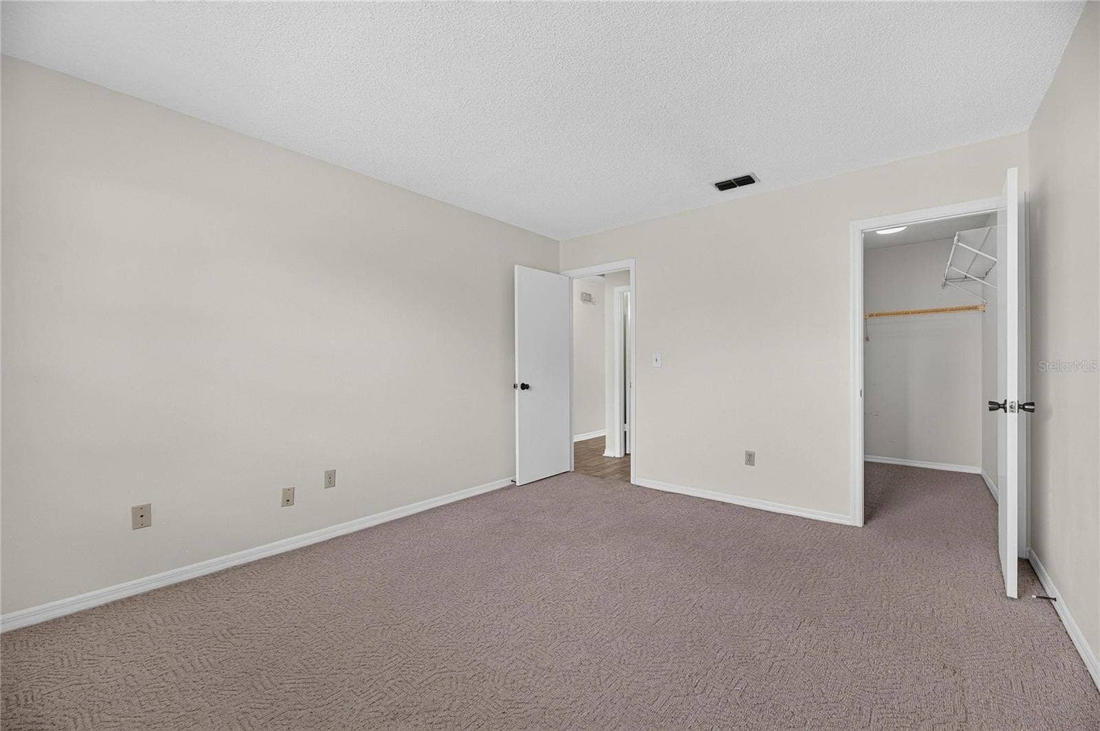 1904 CANTERBURY LANE, #18, Sun City Center, FL 33573 1904 CANTERBURY LANE, #18, Sun City Center, FL 33573