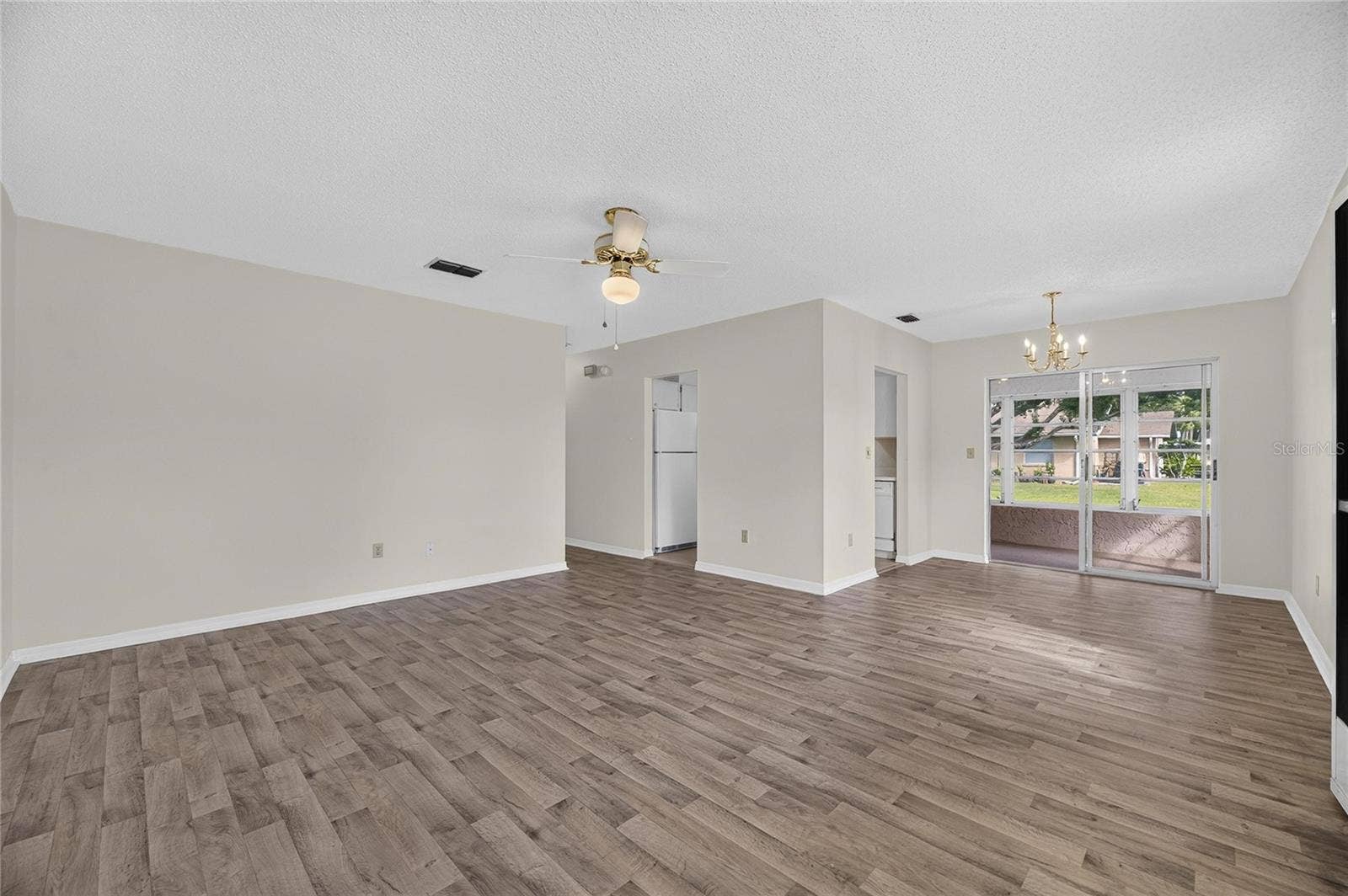 1904 CANTERBURY LANE, #18, Sun City Center, FL 33573 1904 CANTERBURY LANE, #18, Sun City Center, FL 33573
