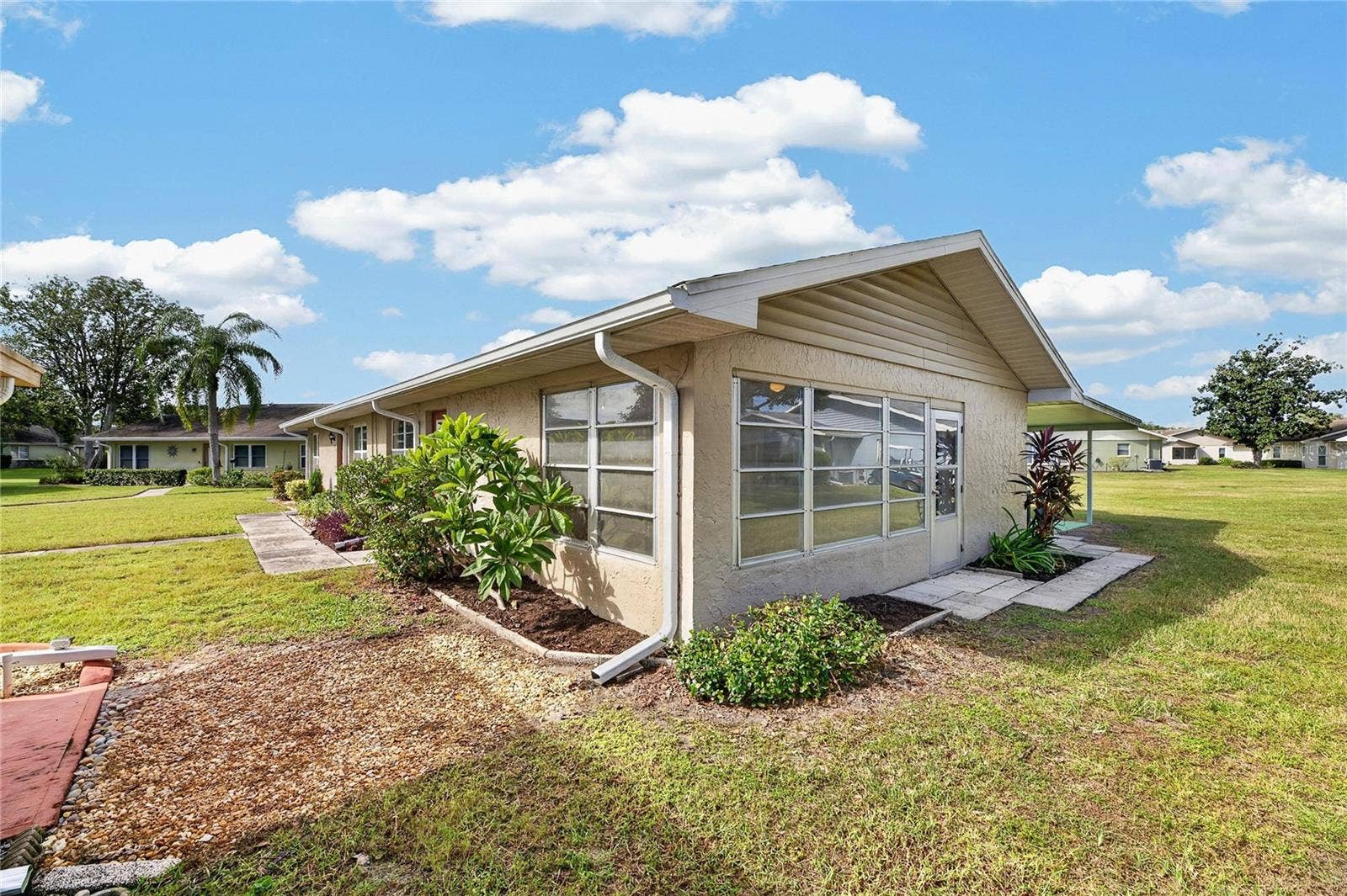 1904 CANTERBURY LANE, #18, Sun City Center, FL 33573 1904 CANTERBURY LANE, #18, Sun City Center, FL 33573