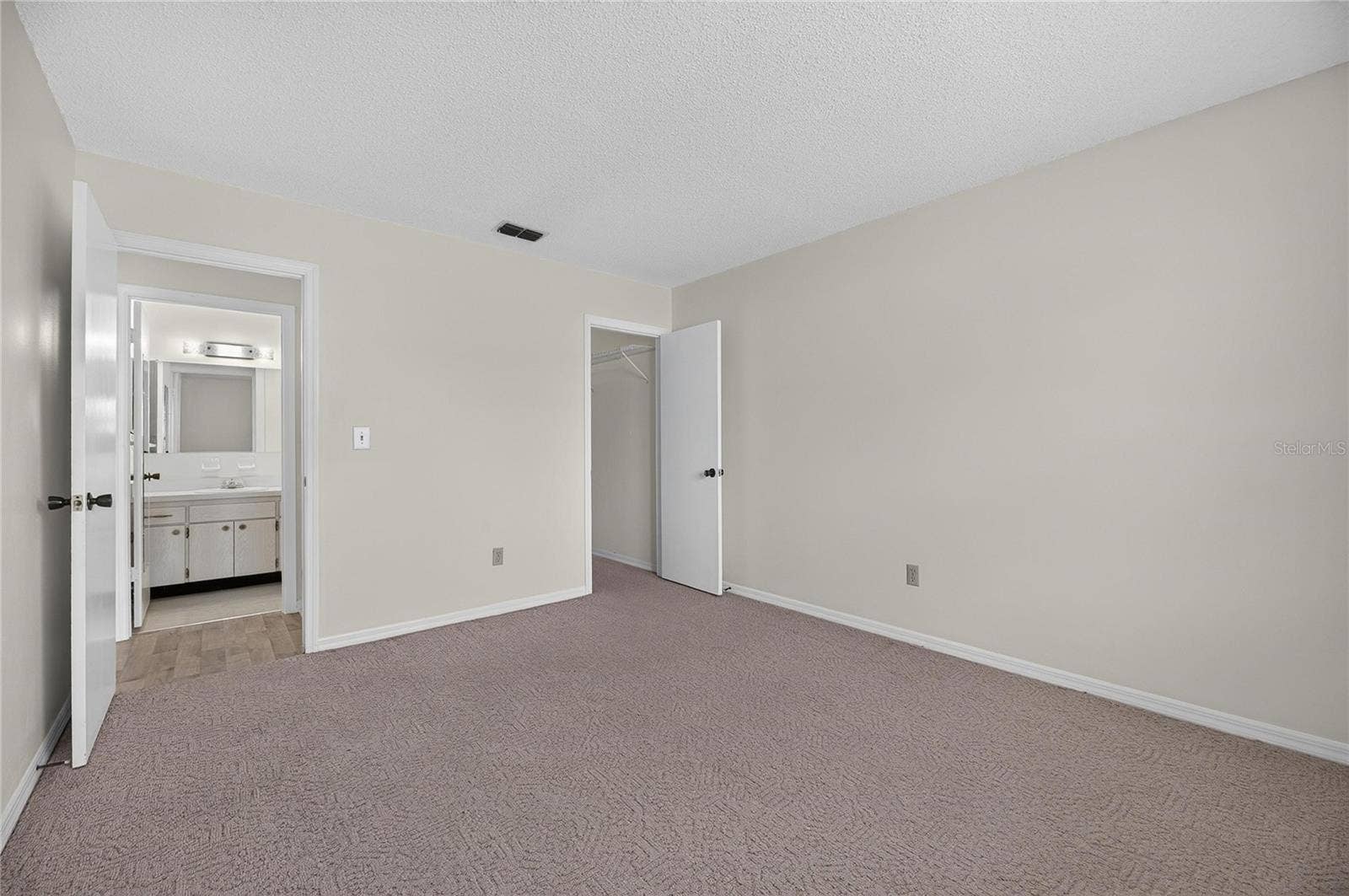 1904 CANTERBURY LANE, #18, Sun City Center, FL 33573 1904 CANTERBURY LANE, #18, Sun City Center, FL 33573