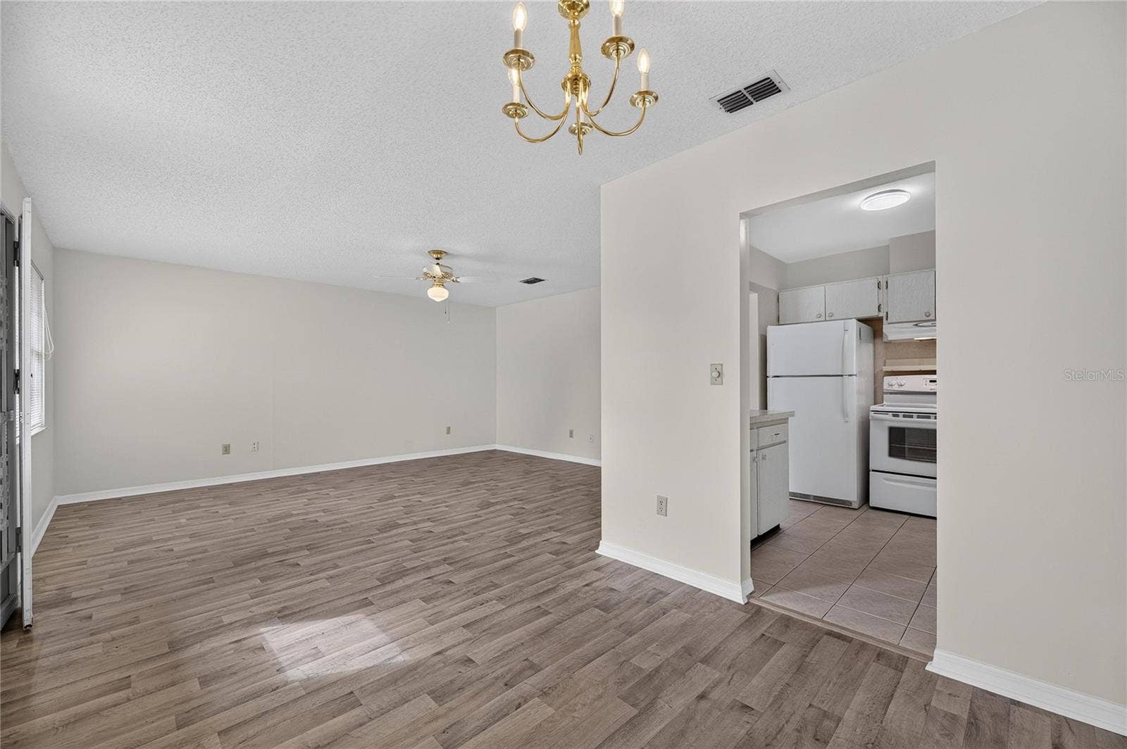 1904 CANTERBURY LANE, #18, Sun City Center, FL 33573 1904 CANTERBURY LANE, #18, Sun City Center, FL 33573