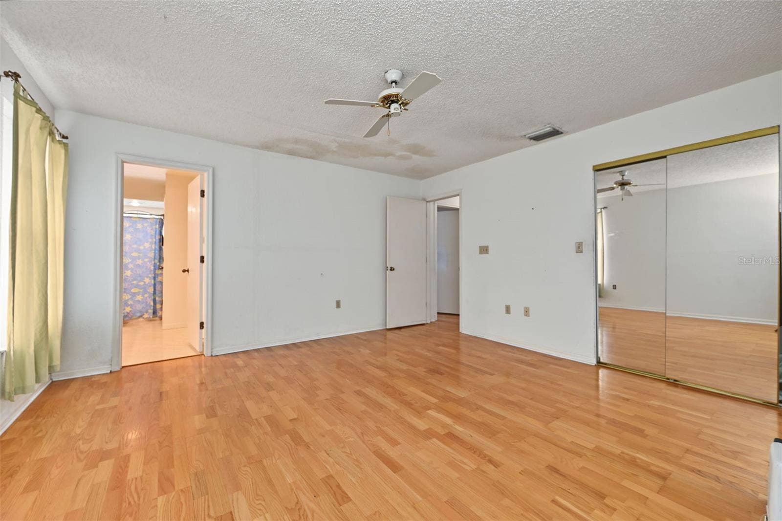 230 125TH AVENUE, Treasure Island, FL 33706