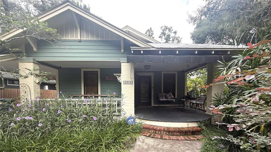 Property photo for 1016 E POWHATAN AVENUE, Tampa, FL