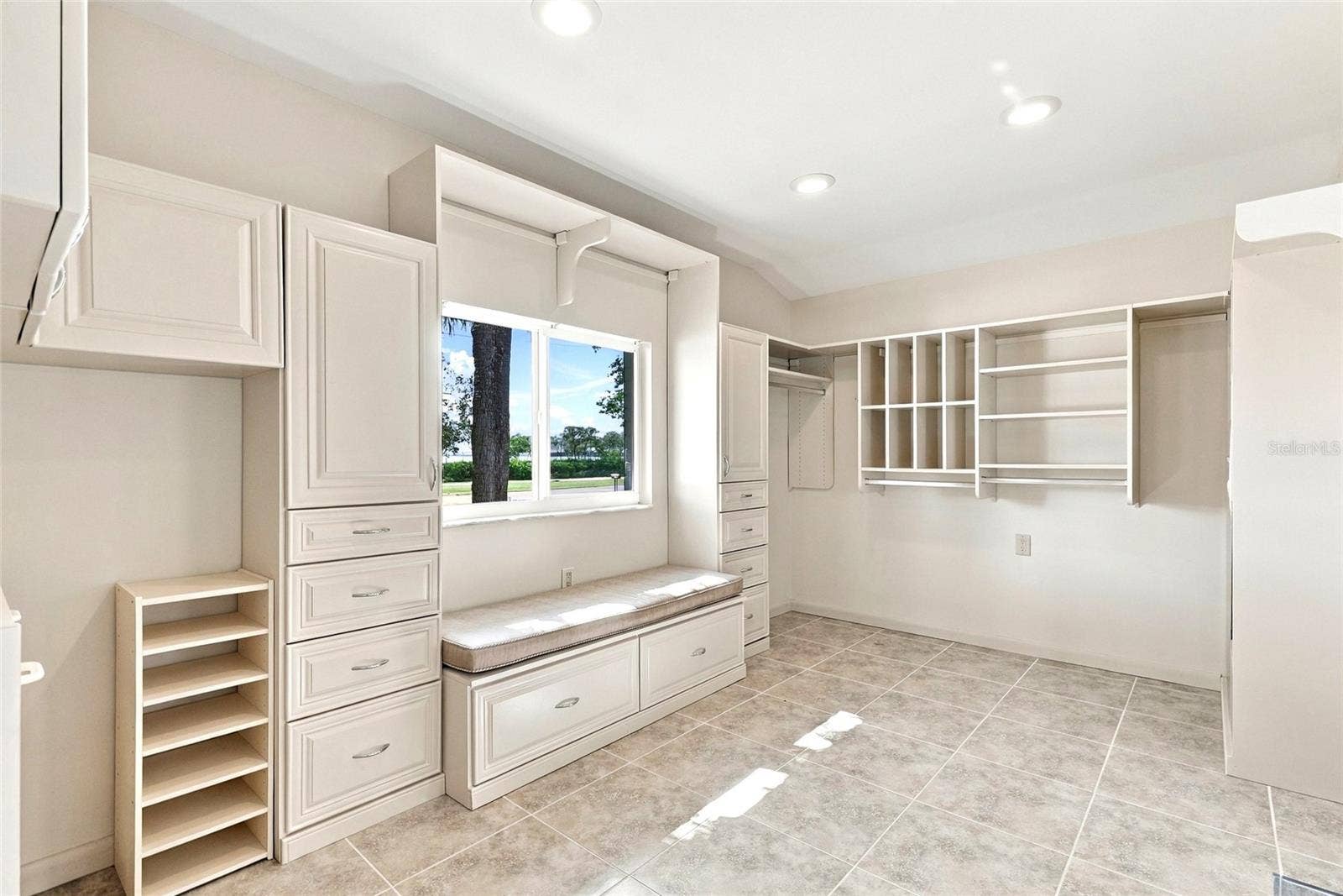 725 S BAYSHORE BOULEVARD, Safety Harbor, FL 34695 725 S BAYSHORE BOULEVARD, Safety Harbor, FL 34695