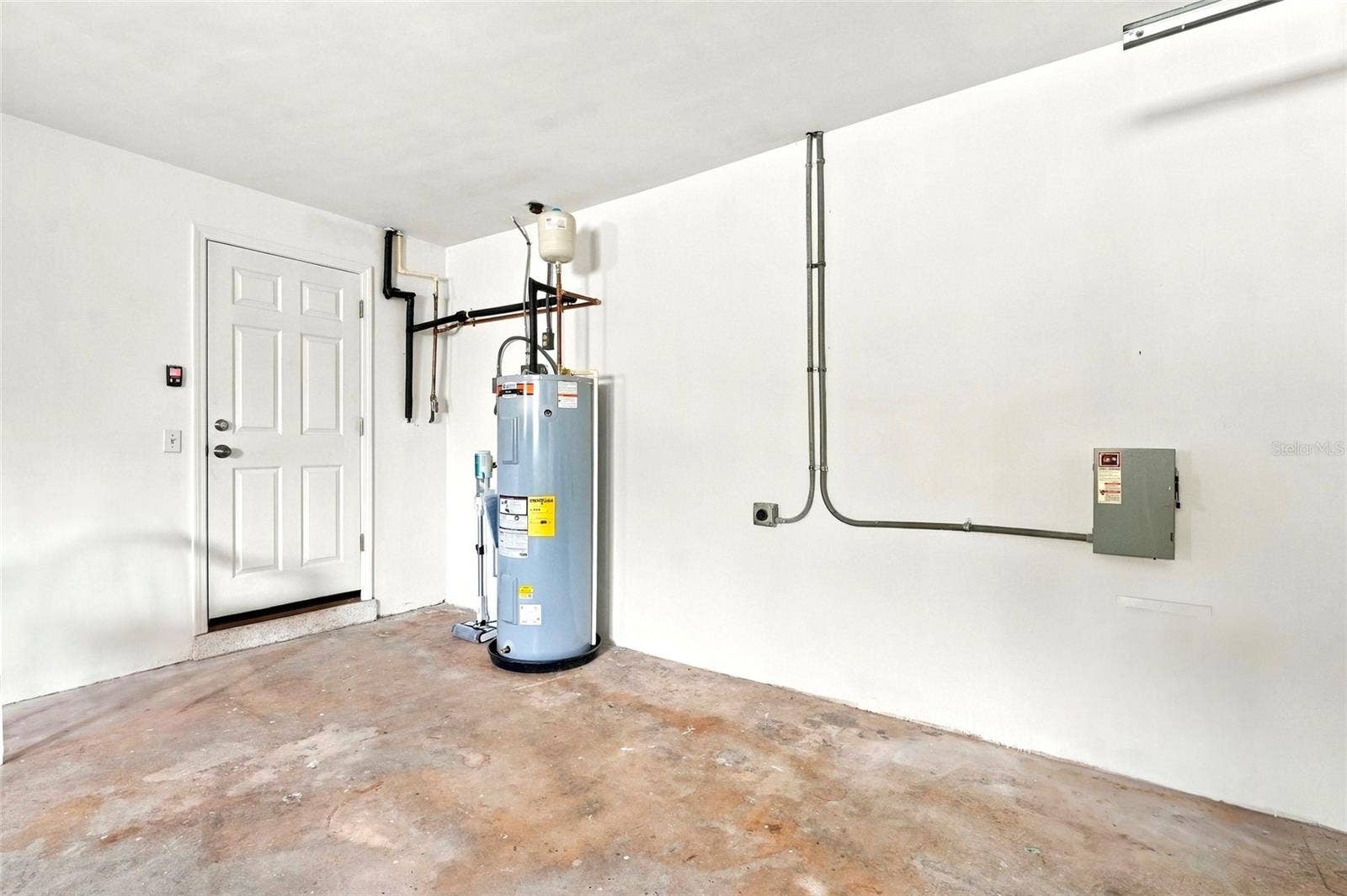 725 S BAYSHORE BOULEVARD, Safety Harbor, FL 34695 725 S BAYSHORE BOULEVARD, Safety Harbor, FL 34695