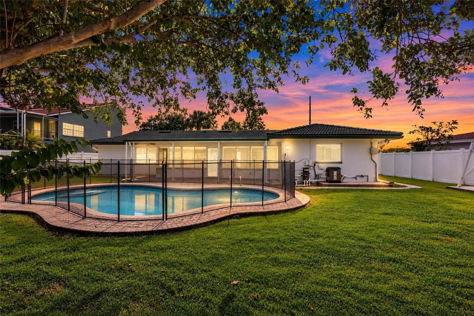 725 S BAYSHORE BOULEVARD, Safety Harbor, FL 34695 725 S BAYSHORE BOULEVARD, Safety Harbor, FL 34695