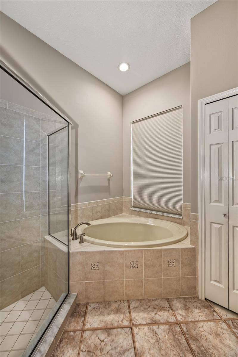 4008 SILK OAK LANE, Palm Harbor, FL 34685 4008 SILK OAK LANE, Palm Harbor, FL 34685