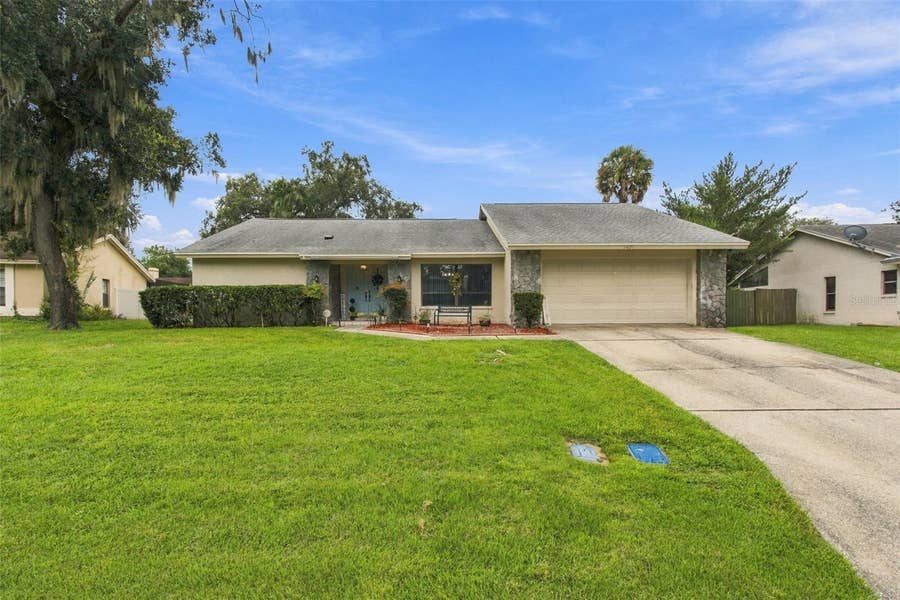 Property photo for 2621 BRIDLE DRIVE, Plant City, FL
