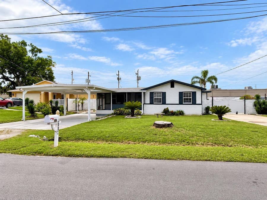 Property photo for 8512 SUNBEAM LANE, Tampa, FL