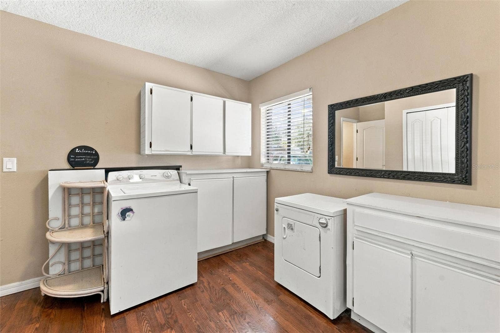 3006 RIVER GROVE DRIVE, Tampa, FL 33610 Laundry room for apartment