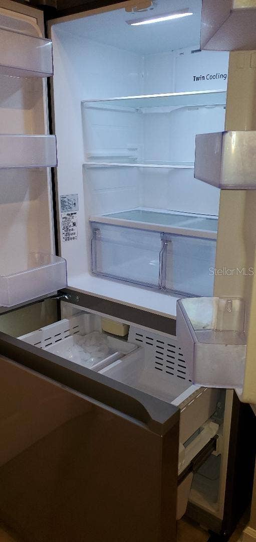 4207 S DALE MABRY HIGHWAY S, #5109, Tampa, FL 33611 Refrigerator
