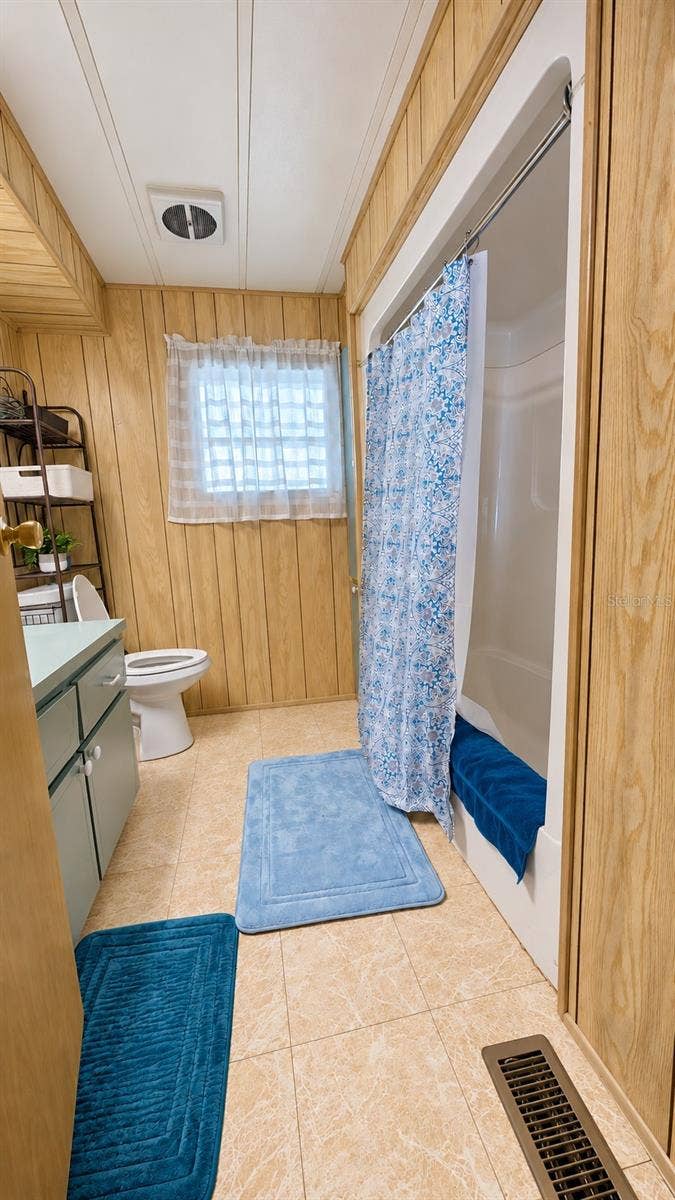 39820 US HIGHWAY 19 N, #181, Tarpon Springs, FL 34689 Main Bath with Tub
