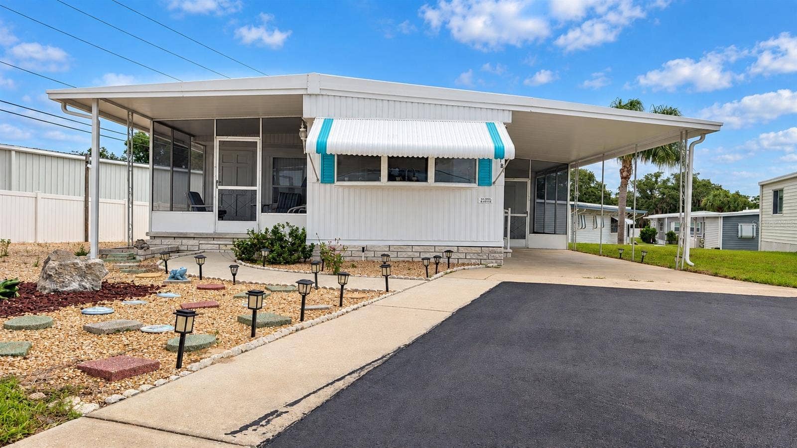 39820 US HIGHWAY 19 N, #181, Tarpon Springs, FL 34689 No neighbors to the left