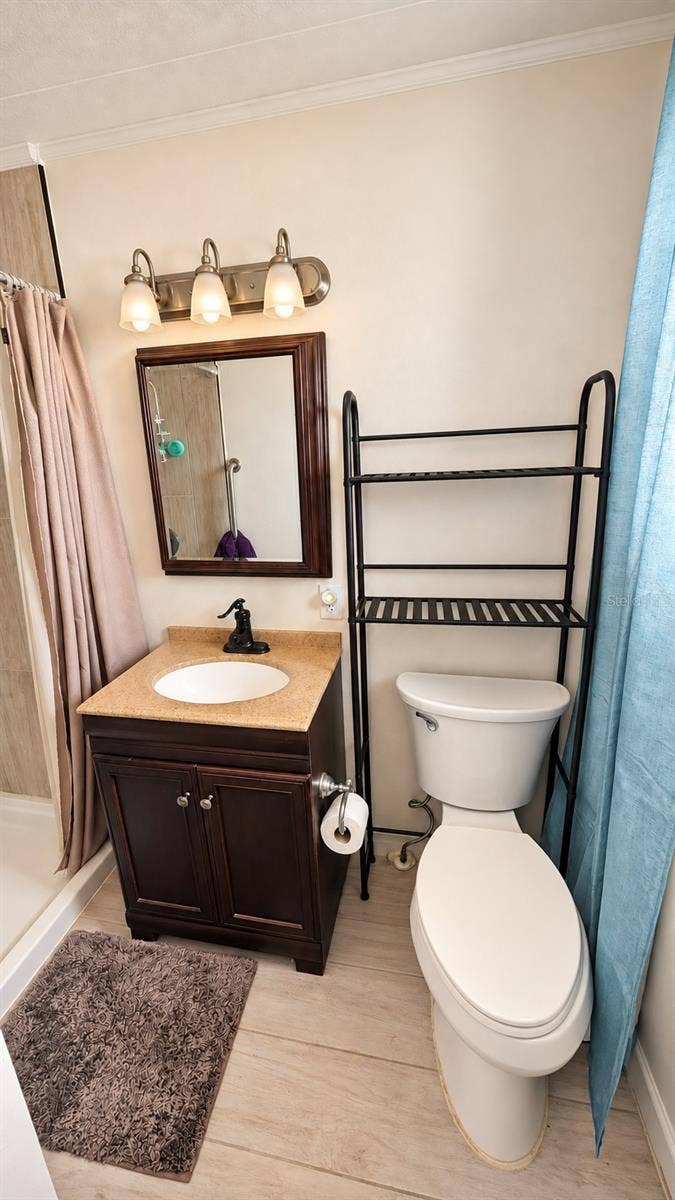 39820 US HIGHWAY 19 N, #181, Tarpon Springs, FL 34689 Main Bedroom Bathroom