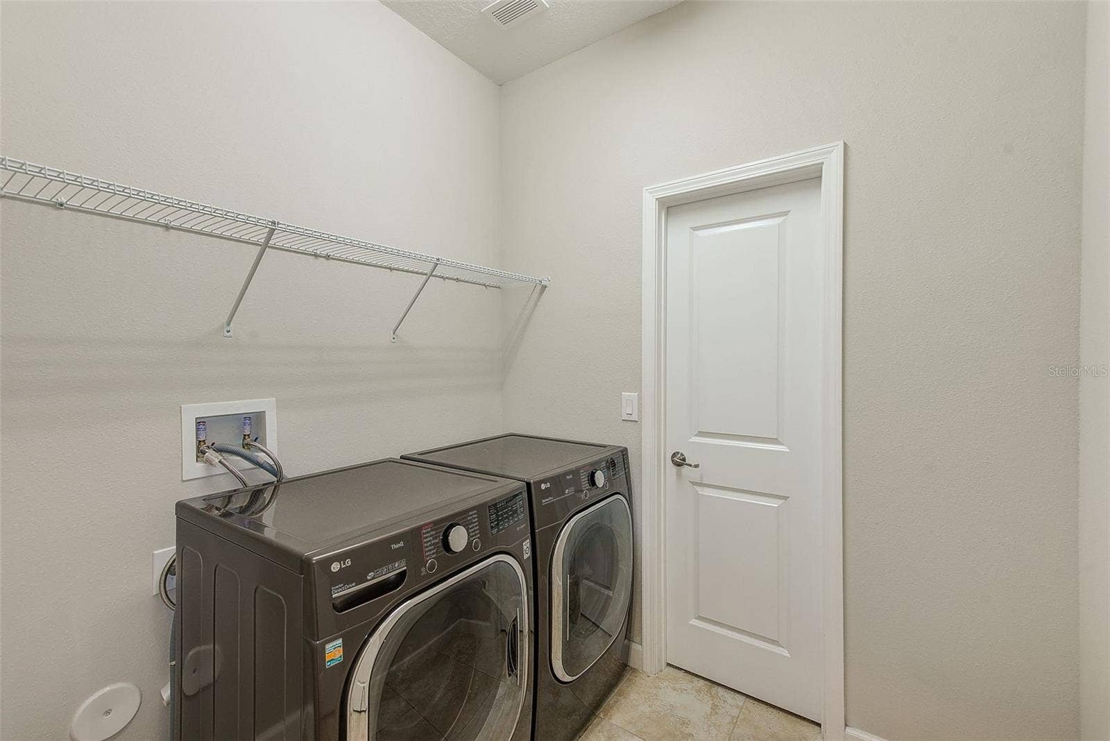8121 SEQUESTER LOOP, Land O Lakes, FL 34637 8121 SEQUESTER LOOP, Land O Lakes, FL 34637