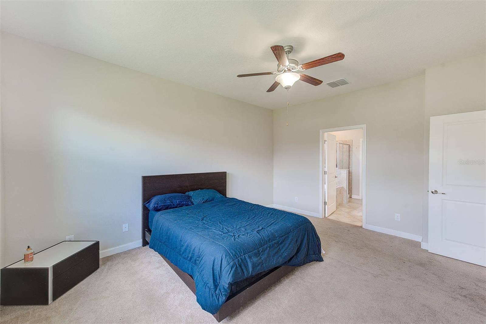 8121 SEQUESTER LOOP, Land O Lakes, FL 34637 8121 SEQUESTER LOOP, Land O Lakes, FL 34637