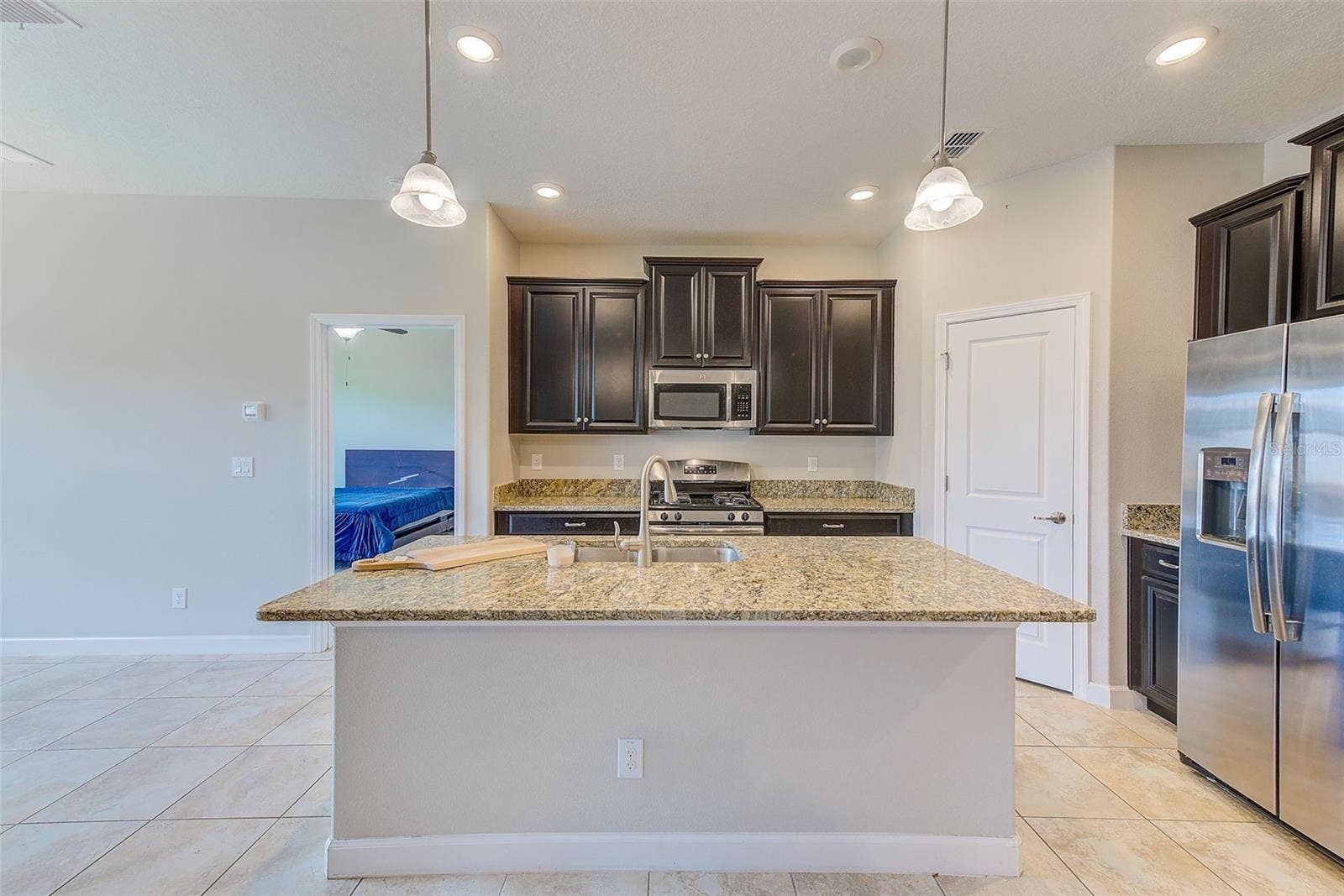 8121 SEQUESTER LOOP, Land O Lakes, FL 34637 8121 SEQUESTER LOOP, Land O Lakes, FL 34637