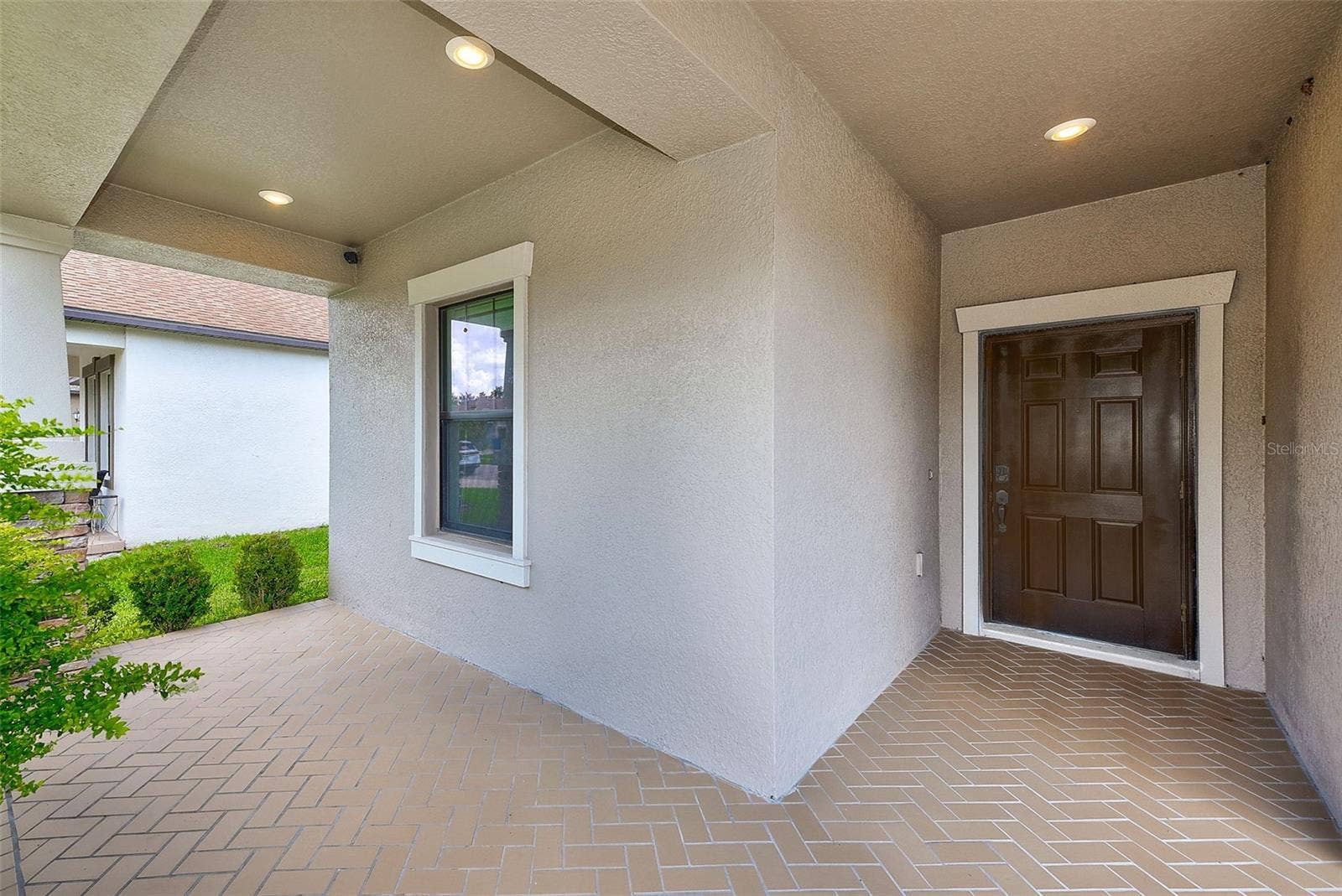 8121 SEQUESTER LOOP, Land O Lakes, FL 34637 8121 SEQUESTER LOOP, Land O Lakes, FL 34637