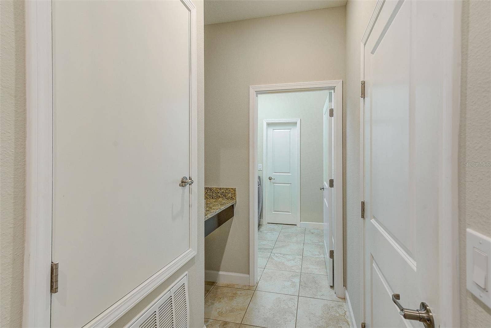 8121 SEQUESTER LOOP, Land O Lakes, FL 34637 8121 SEQUESTER LOOP, Land O Lakes, FL 34637