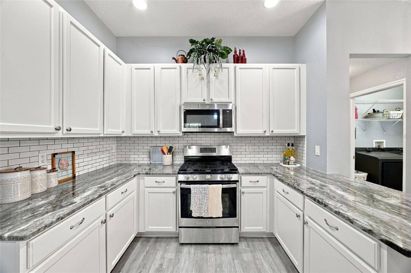 6501 BRIDGECREST DRIVE, Lithia, FL 33547 6501 BRIDGECREST DRIVE, Lithia, FL 33547
