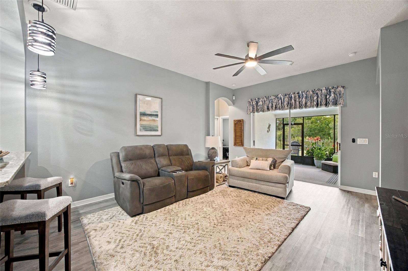 6501 BRIDGECREST DRIVE, Lithia, FL 33547 LIVING ROOM