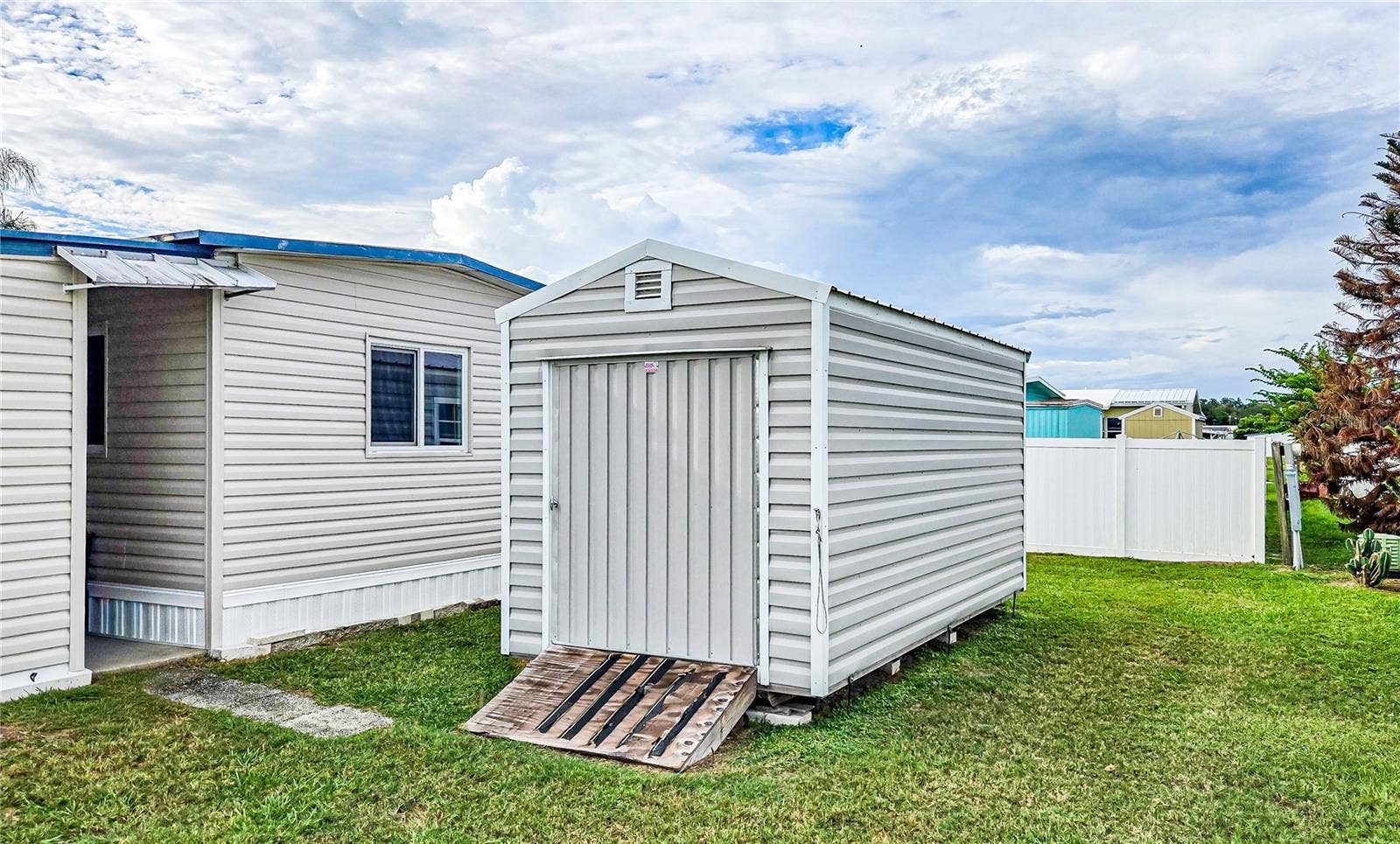 5402 MOHAWK STREET, Zephyrhills, FL 33542
