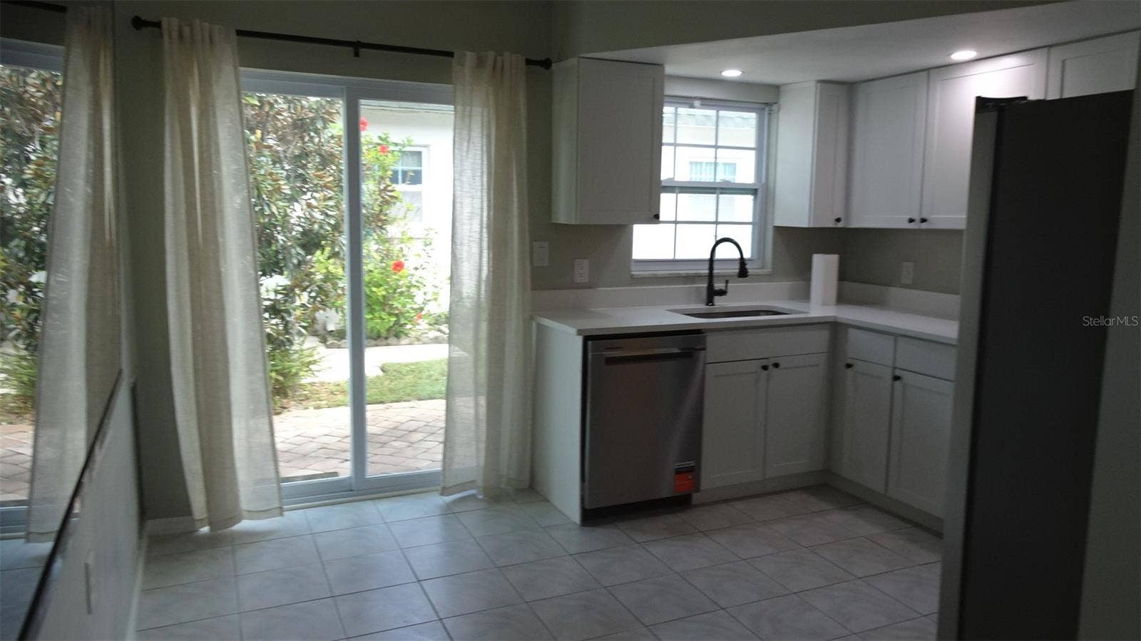 7809 38TH TERRACE N, St Petersburg, FL 33709 Eat in Kitchen. All new cabinets, counter top and Stainless appliances.