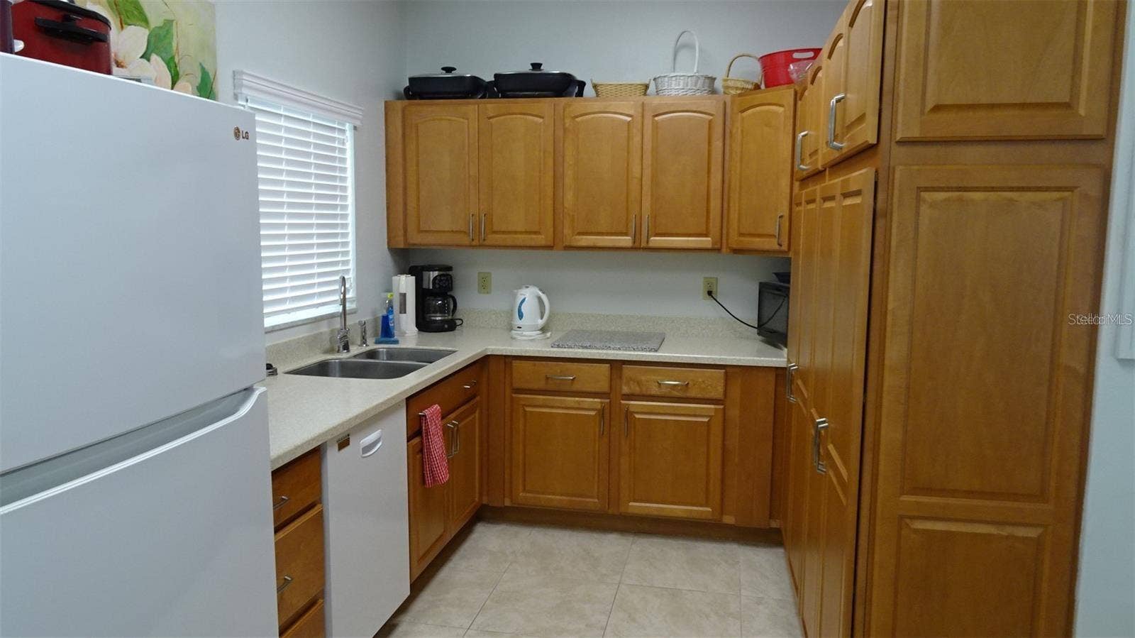 7809 38TH TERRACE N, St Petersburg, FL 33709 Clubhouse kitchen